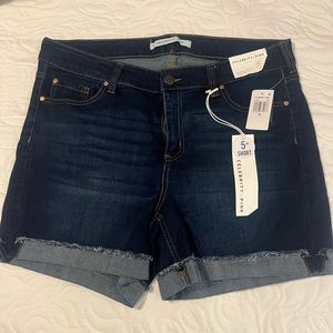 NWT Celebrity Pink - dark wash Jean shorts size 16